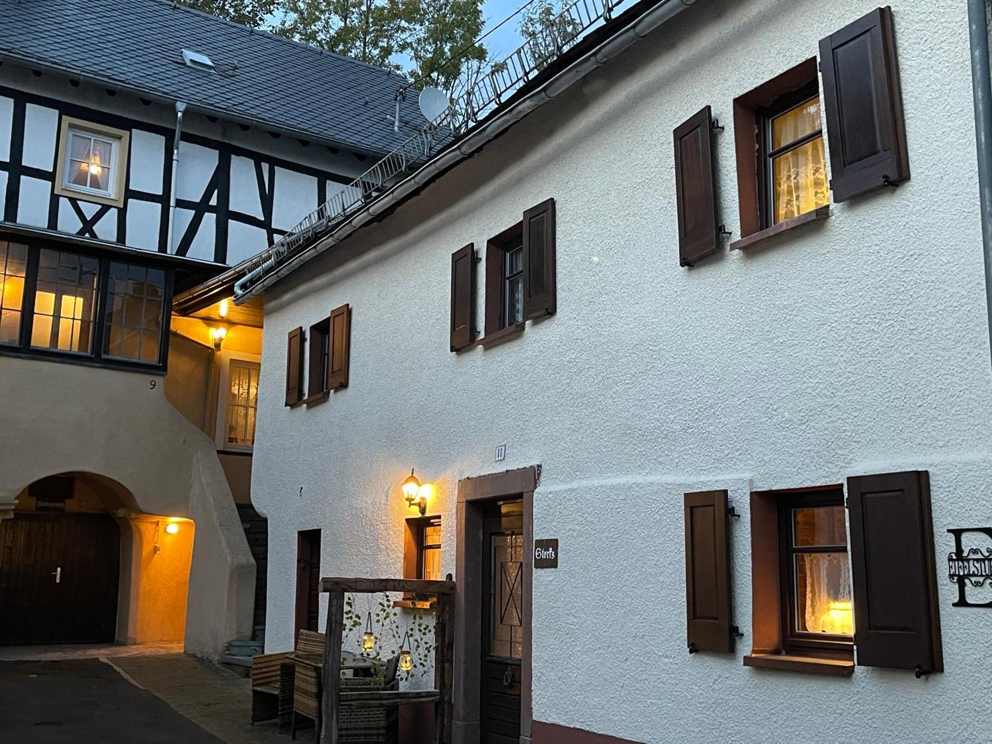 Ferienhaus Eifelstuben Mit Charme - Bauernstube Vulkaneifel - Naehe See Und Burgruine Ulmen المظهر الخارجي الصورة